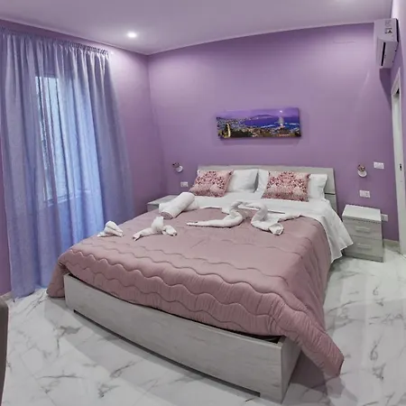Bed & Breakfast Dint 'o Core E Napule Napels