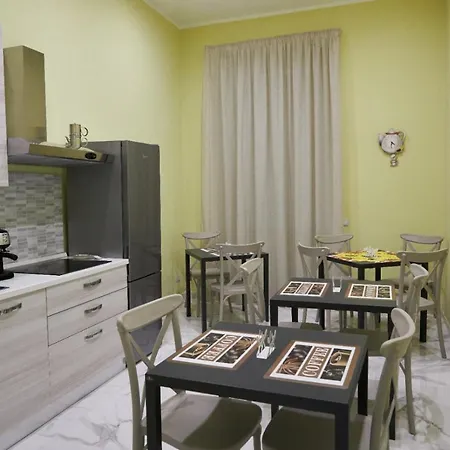 Oda ve Kahvaltı Dint 'o Core E Napule 4*