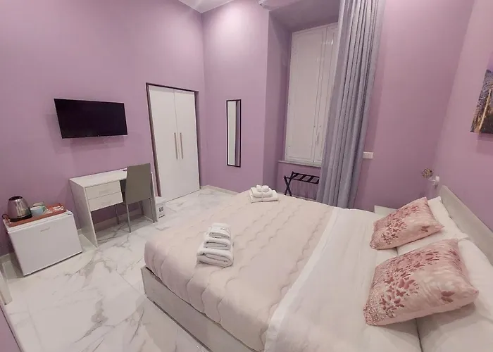 Dint 'o Core E Napule 4* Neapel